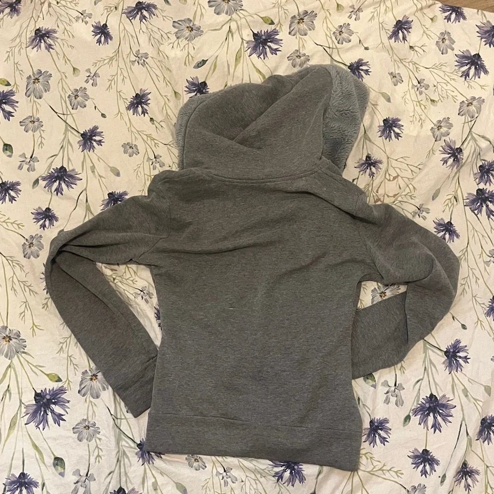 Custom Grey Zip Up Hoodie ๐งฅ โ Sherpa Lined Fall Jacket XS/S - Picture 5 of 8